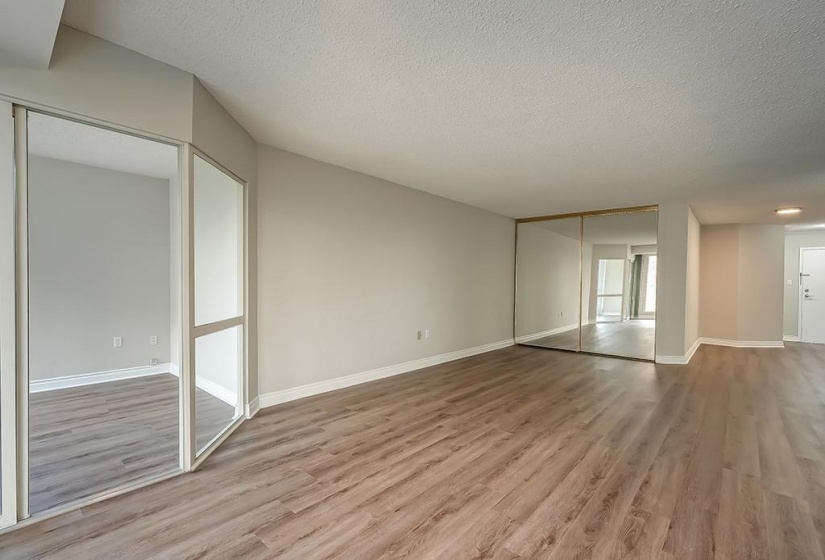 1237 NORTH SHORE Boulevard, Burlington, Ontario L7S 2H8, 1 Bedroom Bedrooms, ,2 BathroomsBathrooms,Residential,Sale,NORTH SHORE,H4207033