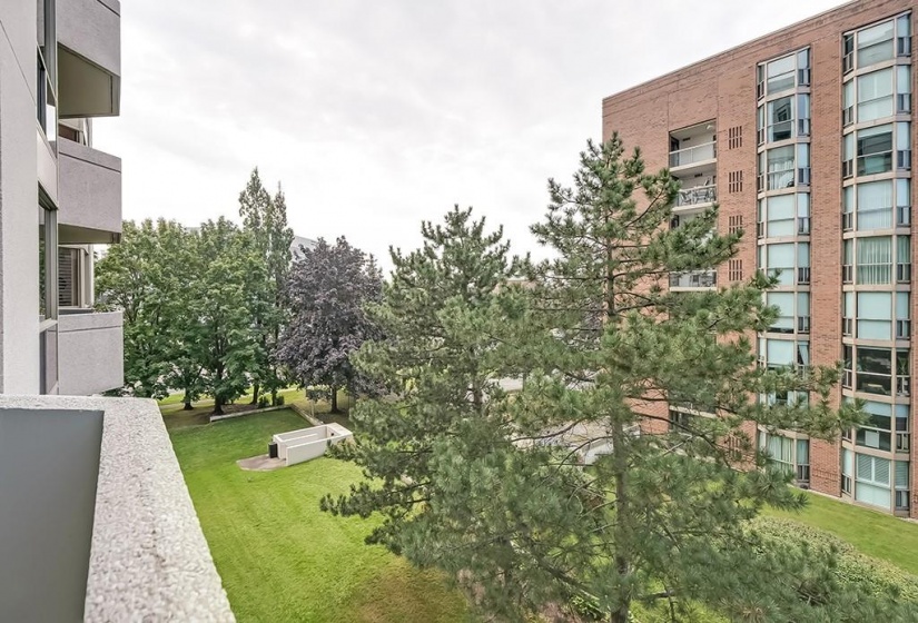 1237 NORTH SHORE Boulevard, Burlington, Ontario L7S 2H8, 1 Bedroom Bedrooms, ,2 BathroomsBathrooms,Residential,Sale,NORTH SHORE,H4207033